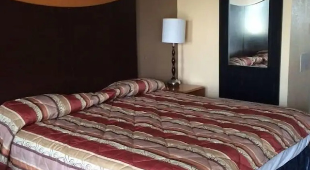 Номер Deluxe DIAMOND INN & SUITES