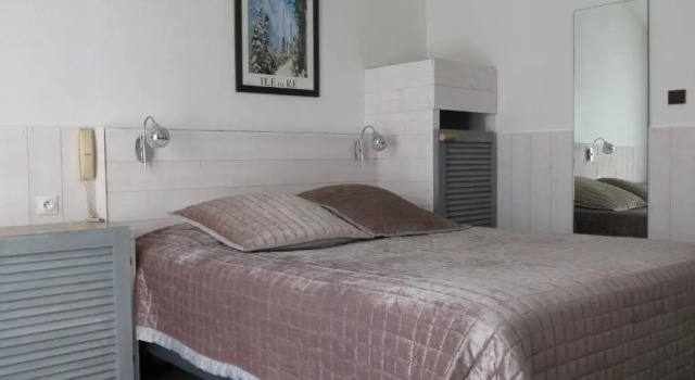 Номер Comfort Hôtel Le Parasol