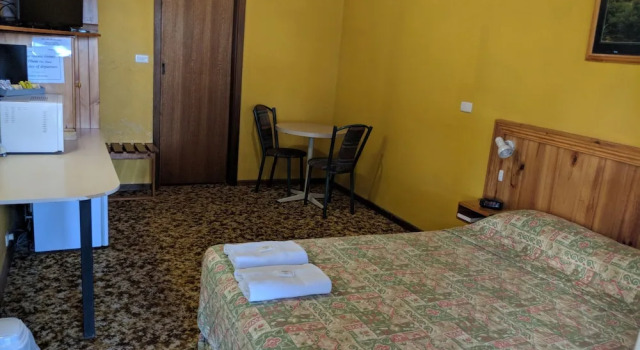 Standard Double room Pinehaven Motel