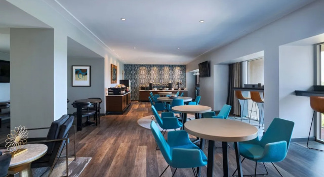 Двухместный полулюкс с балконом Отель The Ricardo Marriott DFW Westlake