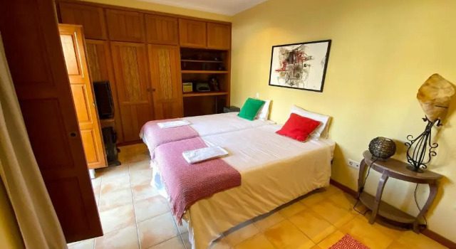 Olival House, Rezerwuj Hotel Hotele w Paço de Sousa z parkingiem, Parking