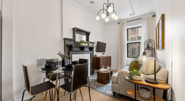 3 Bedroom Brownstone Near Subway & Columbia Uni, Забронировать Апартаменты/квартира Апартаменты Нью-Йорка, рядом с Levien Gymnasium, Апартаменты/квартира
