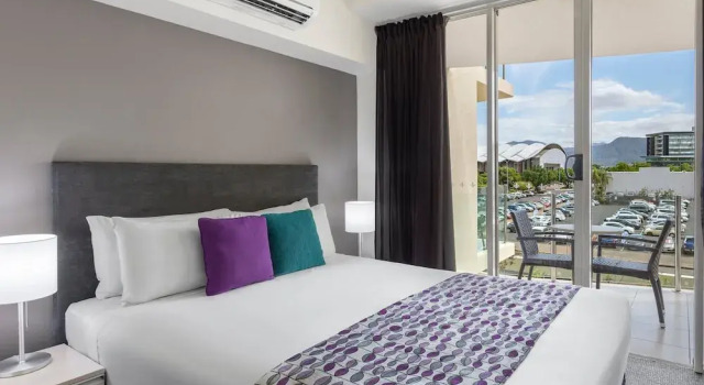 Номер Executive с балконом Park Regis City Quays