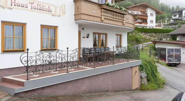 Quaint Apartment in Hainzenberg near Horbergbahn, Забронировать Апартаменты/квартира Апартаменты Тироля, Апартаменты/квартира