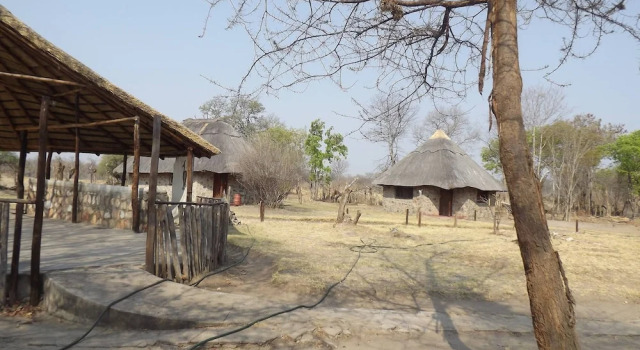 The elephant sounds lodge, Prenota Casa vacanze Parco nazionale Hwange Zimbabwe