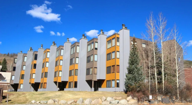 Mall 1413 by SummitCove Vacation Lodging, Забронировать Апартаменты/квартира Отели Roosevelt National Forest с парковкой, Парковка