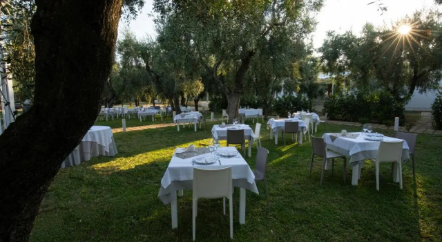 "melograno" Holiday Home With Swimming Pool and Private Beach