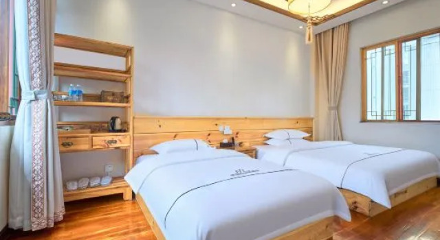 Люкс Nanzhao Chinese Siheyuan Boutique Homestay (Weishan Ancient City)