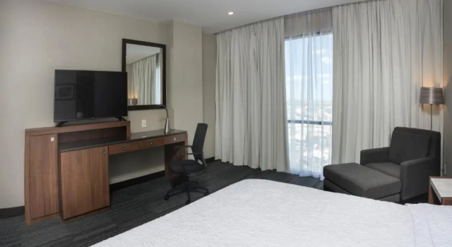Двухместный номер Standard с видом на город Hampton Inn By Hilton San Luis Potosi