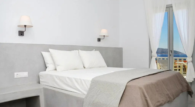 Номер Deluxe Petros Rooms