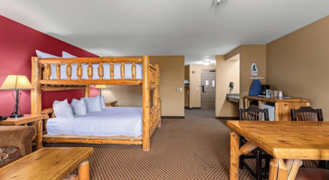 Четырёхместный семейный люкс The Lodge at Brainerd Lakes, Trademark Collection by Wyndham