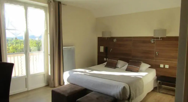 Fifi Moulin, Rezervasyon Otel Serres Hautes-Alpes