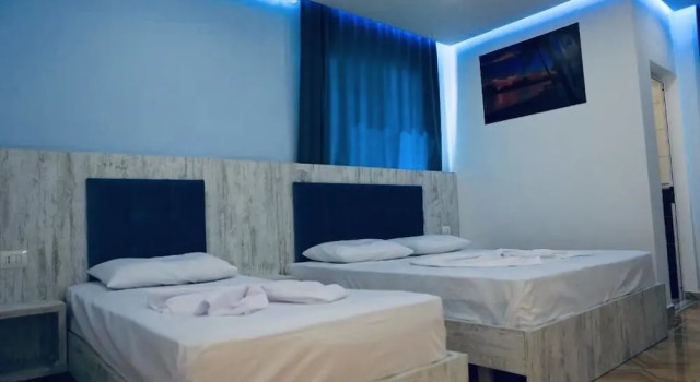Balkonlu Standart üç kişilik oda Hotel Lakaj