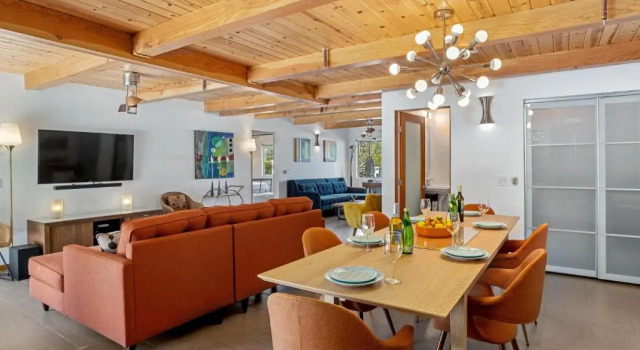 Three Amigos Ranch by ACME House Company, Забронировать Дом для отпуска Отели Палм-Спрингса с парковкой, рядом с Palm Springs Mall Shopping Center, Парковка