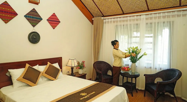 Номер Deluxe с балконом Hoa Binh Hotel