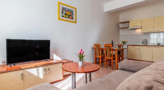 Lovely Apartment in Banjole near Beach & Town Center