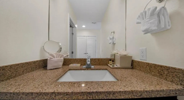 Номер Standard Peninsula Island Resort & Spa - Beachfront Property at South Padre Island