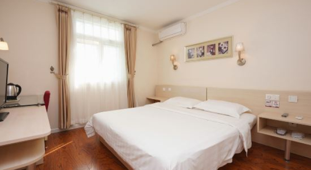 Люкс Jingcheng Business Hotel (Beijing Shilihe Metro Station)
