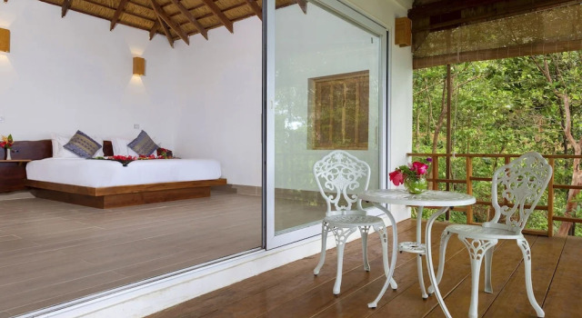 Бунгало Deluxe Pearl Beach Resort & Spa