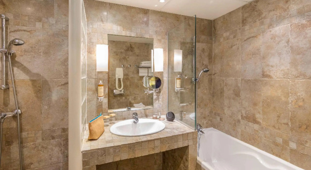 Двухместный номер Classic с видом на сад Mercure Marseille Centre Bompard La Corniche