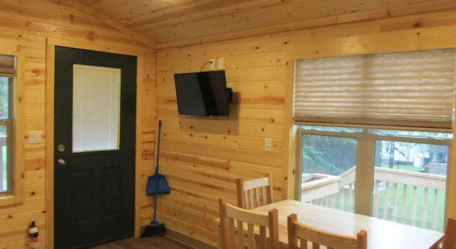 Deer Lake RV Resort & Campground, Varaa Leirintäalue Huntsville 