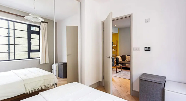 Modern Brentford Flat