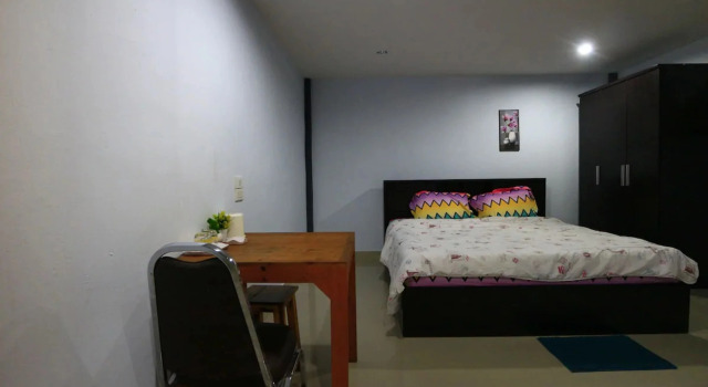 9G Room, Забронировать Отель Отели Бангкока с парковкой, рядом с Станция наземного метро Krung Thon Buri, Парковка