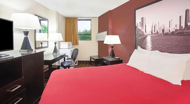 Номер Standard Super 8 by Wyndham Chicago IL