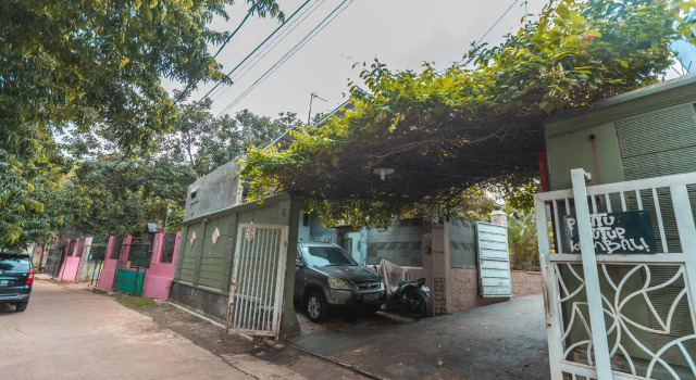 OYO 2229 Dolfie Residence