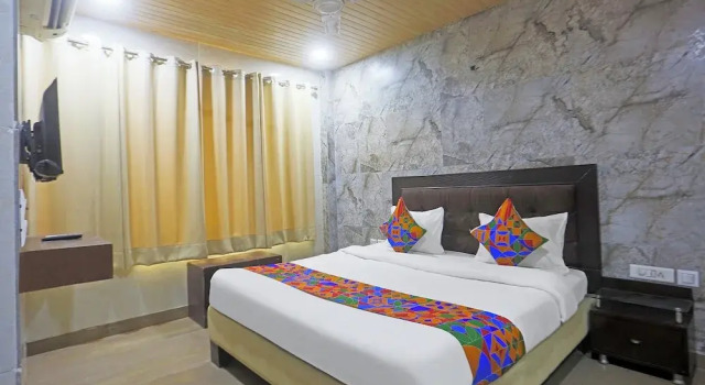 Номер Deluxe FabHotel Gera’s