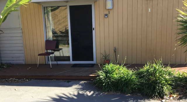 Коттедж с 2 комнатами Kickback Cottages