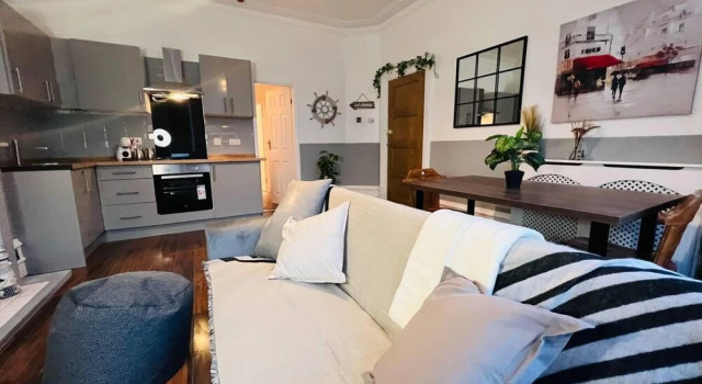 Stunning Apartment Sleeps up to 4 in Blackpool, Varaa Huoneisto Asunnot kohteessa Merseyside, Huoneisto