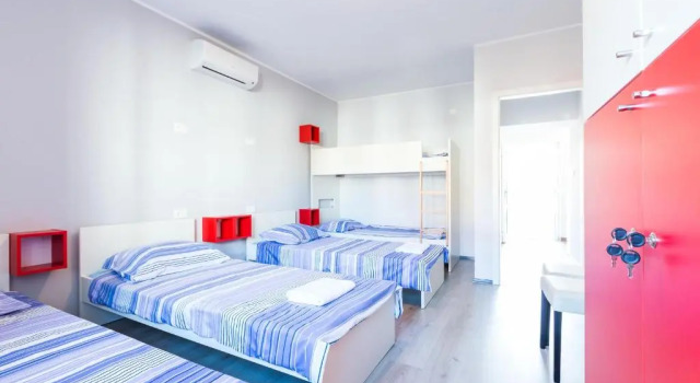 Кровать в общем номере (мужской номер) Hostel Sunset