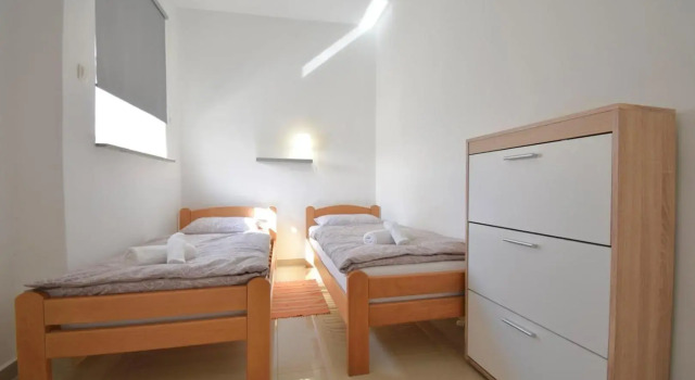 City Centre Apartment with terrace 2, Забронировать Апартаменты/квартира Пула Pula Riviera, рядом с Pula Twin Gates
