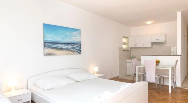 Студия House Apartments Ariva
