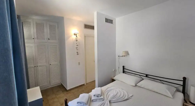 Corfu Glyfada Menigos Resort 2-5, Забронировать Курортный отель Отели периферии Ионических островов с парковкой, Парковка