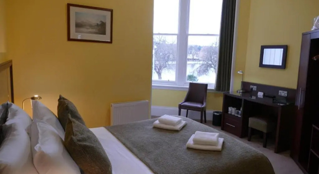 Номер Deluxe The Ambassador Hotel