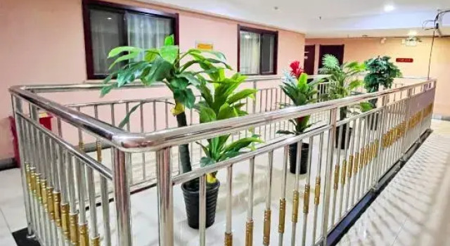 Urumqi Deyuan Business Hotel, Rezerwuj Hotel Urumqi Xinjiang