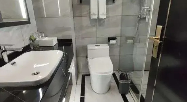 Люкс Deluxe Century Pinyuan Hotel (Wal Mart store of the municipal government)