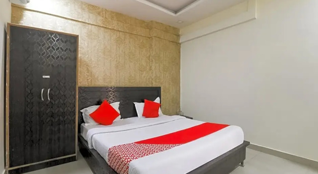 Номер Classic OYO 75205 Hotel Samrat