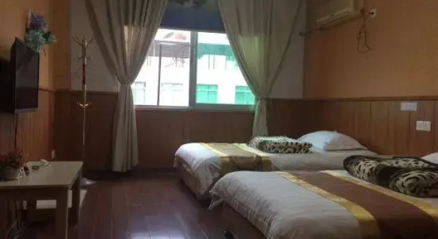 Nanjin Tulou Hotel, Book Hotel Hoteller i Zhangzhou med pool, Swimmingpool