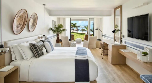 Полулюкс LUX* Grand Gaube Resort & Villas