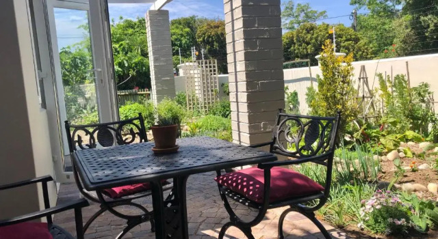 Апартаменты с видом на сад Fig Tree Cottage - Leafy Constantia Cottages