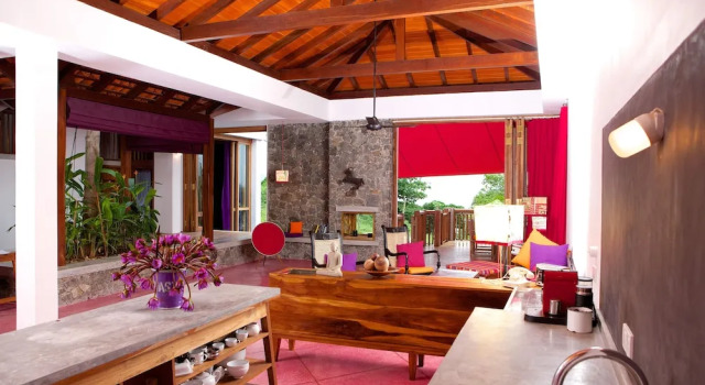 Вилла Grand UTMT - Underneath The Mango Tree Spa & Beach Resort