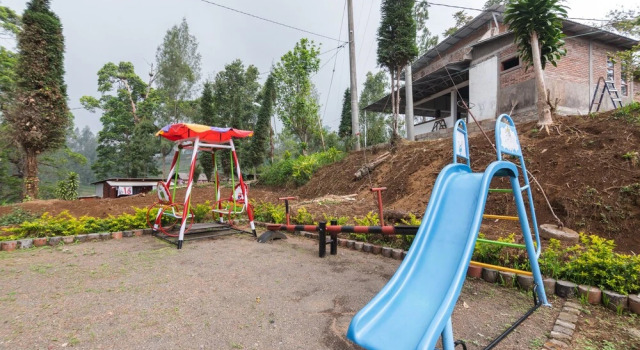 Intan Bromo Homestay by OYO Rooms
