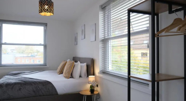 Апартаменты Elegant City Centre Apartment & Free Parking & Contractors and Families