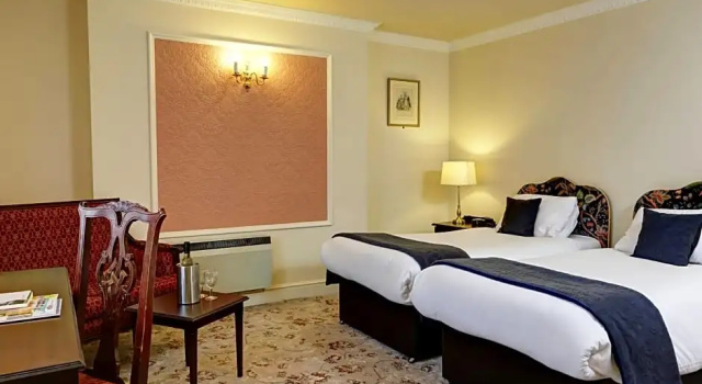 Номер Standard Royal Victoria Hotel