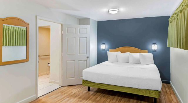 Четырёхместный люкс с 2 комнатами Extended Stay America Select Suites - Odessa