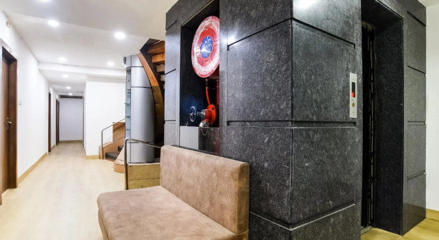 Capital O IND679 Hotel Rajwada Palace