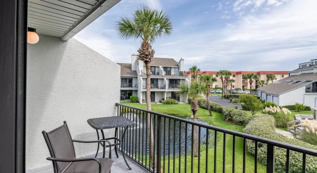 Sea Winds 49 Updated With Style, Rezerwuj Apartament Hotele w Saint Augustine Area z parkingiem, Parking